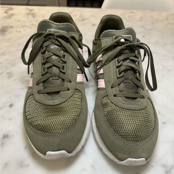 Adidas army green and pink running shoes - Picture 5 of 8